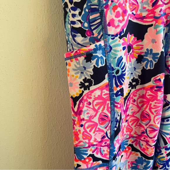 Lilly Pulitzer Leggings Weekender High Rise Midi Navy Turtle Amazement XXS NWT - Picture 7 of 15